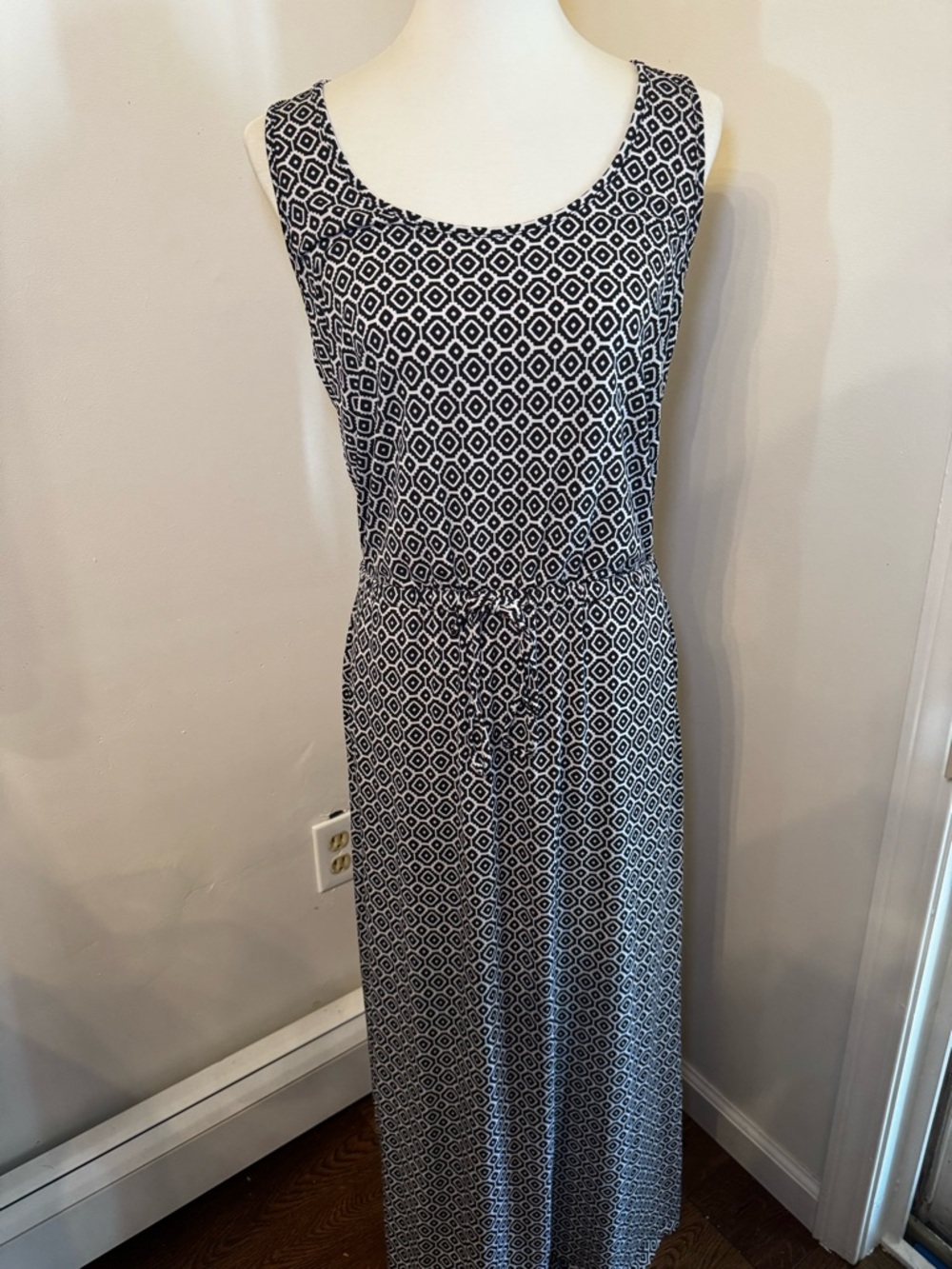 Banana Republic Black & White Geometric Maxi Dress - Sleeveless